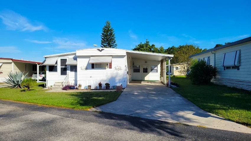 Dundee, FL Mobile Home for Sale located at 33 Rainbow Lane East Dell Lake Village